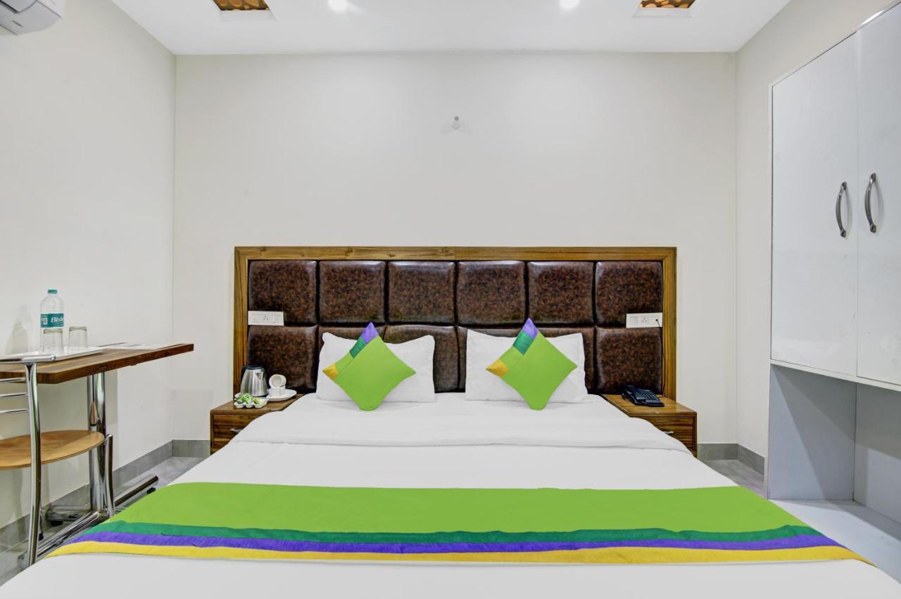 Treebo Royal Salute, Zirakpur Hotel Exterior foto