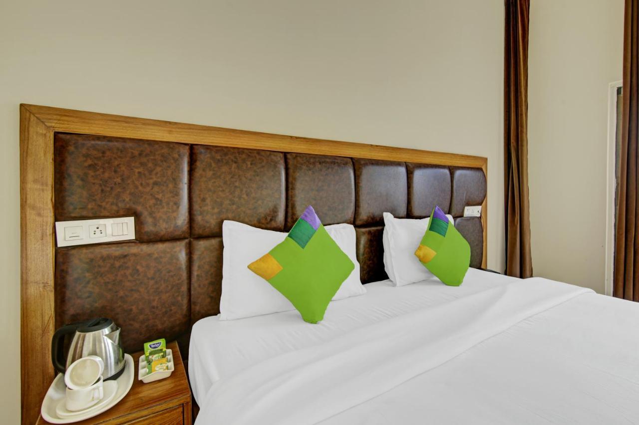 Treebo Royal Salute, Zirakpur Hotel Exterior foto
